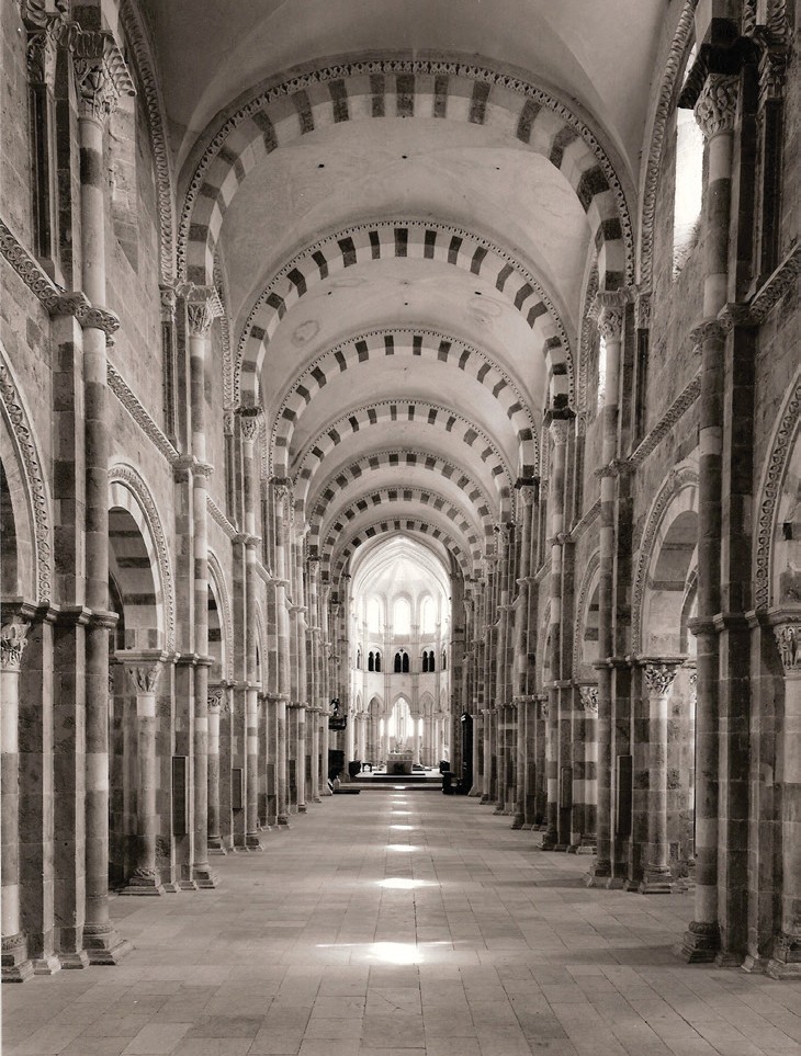 The nave of Vézelay Abbey 