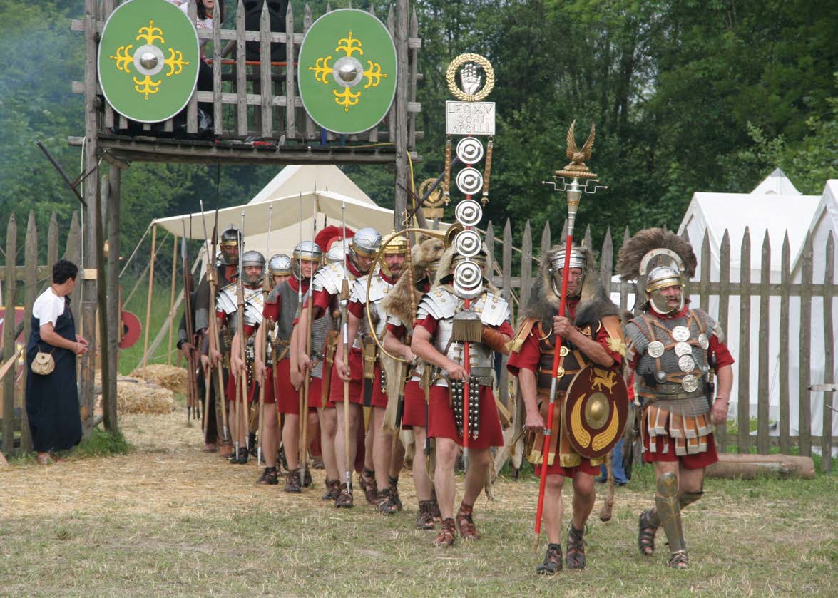 Roman Soldiers with Aquilifer Signifer Centurio